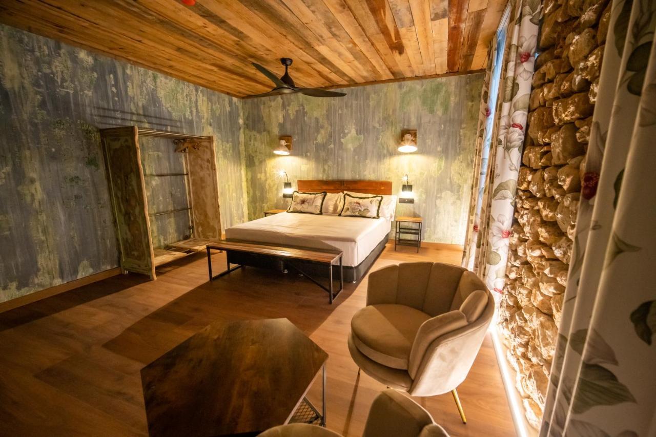 Hotel Somnifabrik Вальдерробрес Экстерьер фото